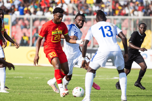 独行侠狂欢,庆胜利,布克,足彩狗,足球赛事数据,足球比赛平台,足球赛事资讯,足球赛事中心